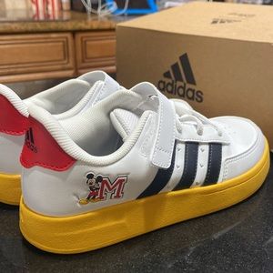 Mickey Mouse Adidas Boy Sneakers Size 1. New in Box.
